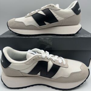 New Balance Women's Running Shoes Cream and Black Sneakers Size 6